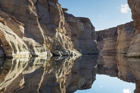 ��ζƷע�ὴ�͹�˾����